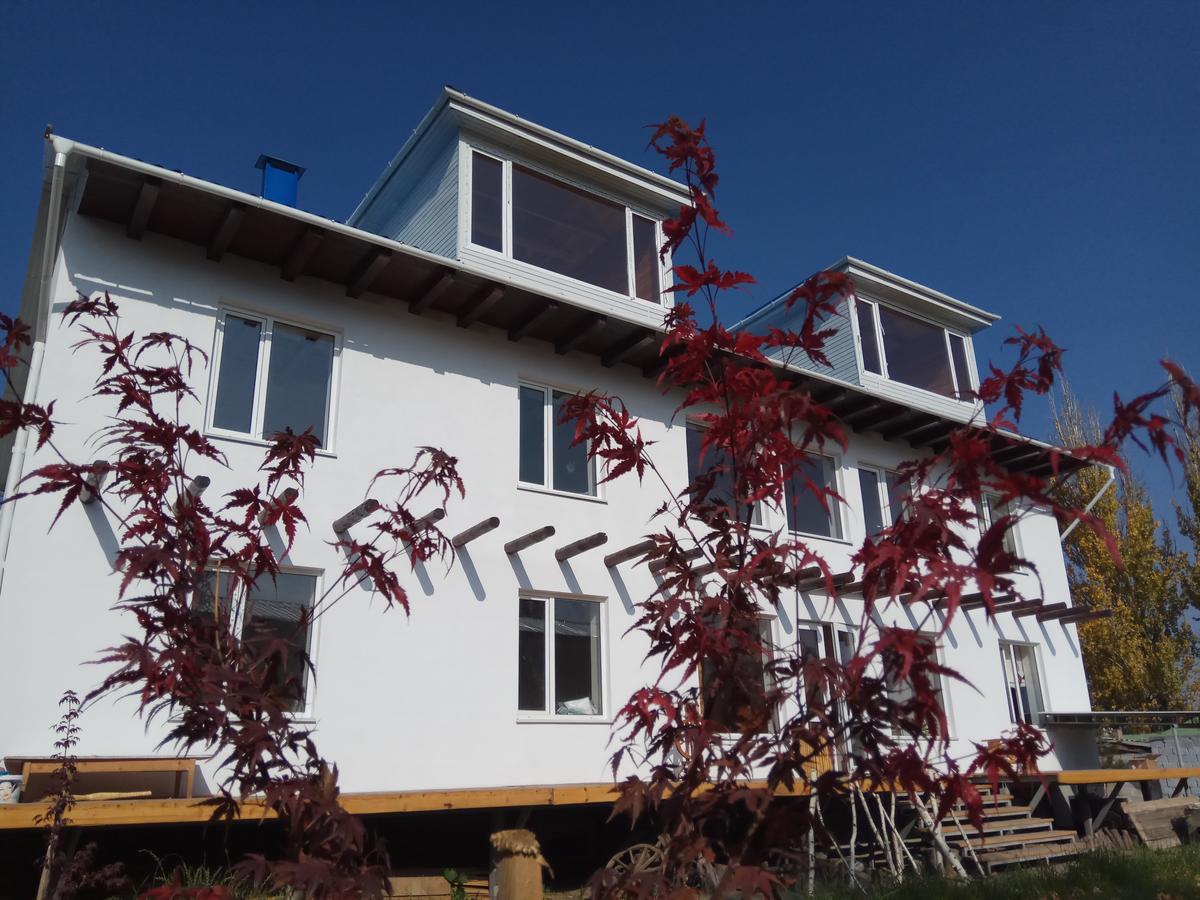 Matsunoki Hotel Karakol Exterior photo